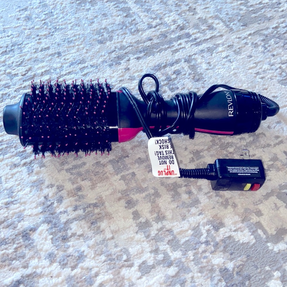 Revlon Salon One-Step Hair Dryer and Volumizer Hot Air Brush